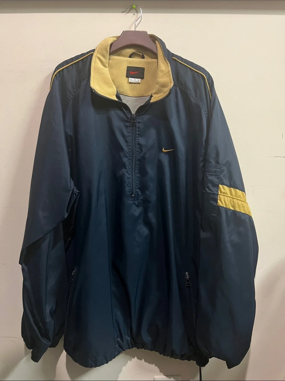 Nike Men’s Navy and Yellow Lightweight Vintage Windbreaker Jacket 90s